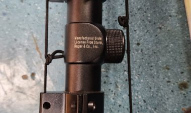 الجمارك تضبط منظار سلاح ناري مع راكب متجة إلي السعودية