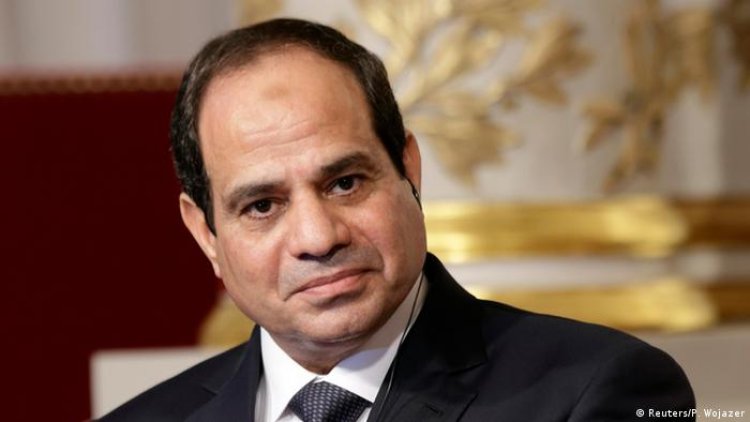 السيسي يقرر زيادة أجور العاملين والمعاشات.. واقتصاديون: «خفف أوجاع المواطنين وعكس جهود التنمية».. خاص