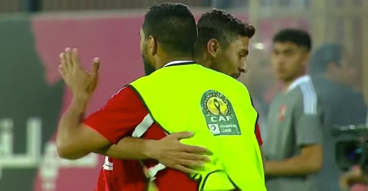 الأهلي يكتفي بهدفين في الشوط الأول أمام القطن الكاميروني بدوري الأبطال