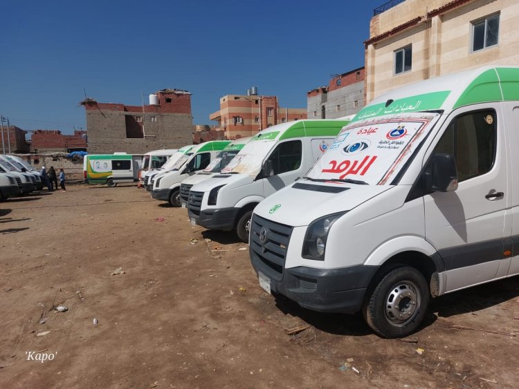 توقيع الكشف الطبي بالمجان على 1159 مواطن خلال قافلة علاجية بدمياط