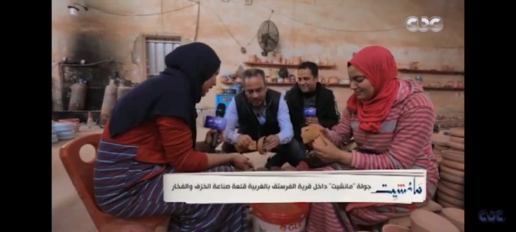 جابر القرموطي يبدع في صناعة الفخار والخزف في ورش قرية الفرستق بالغربية