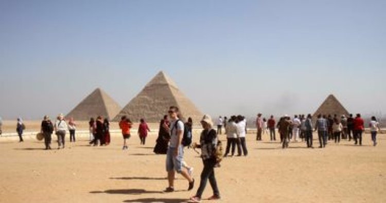إصابة سائحة أجنبية إثر سقوطها بالمنطقة الأثرية في الهرم