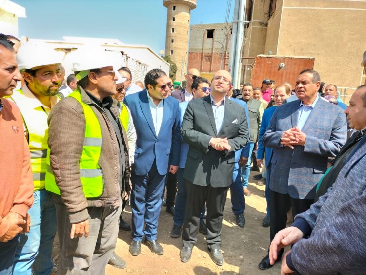 وزير التنمية ومحافظ بني سويف  يتفقدان مشروعات المرحلة الأولى من مبادرة «حياة كريمة»