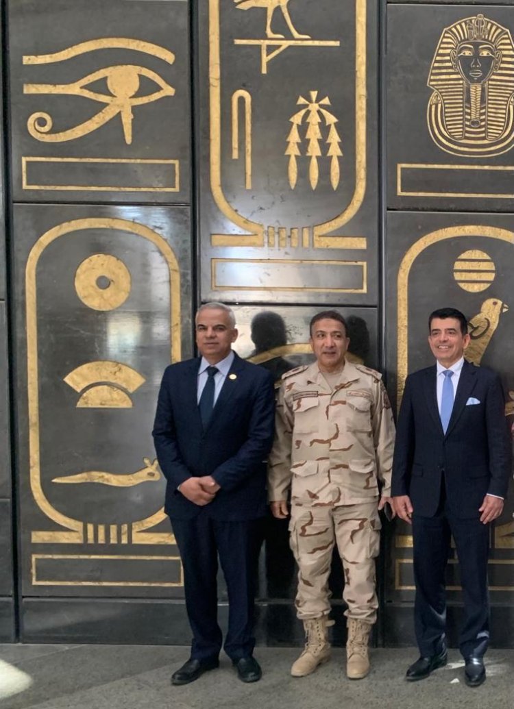 مدير عام الإيسيسكو يزور منطقة الخدمات وبهو المتحف المصري الكبير