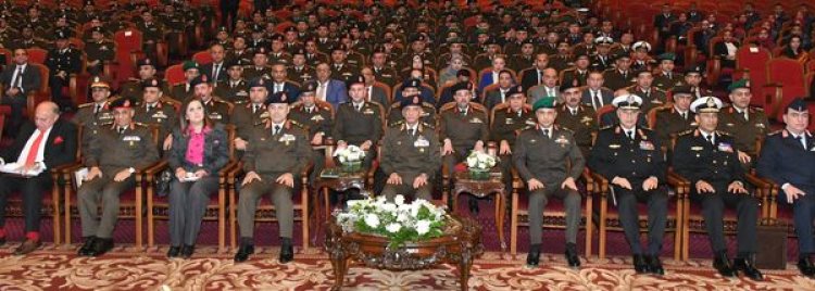 وزير الدفاع يشهد مناقشة البحث الرئيسي لهيئة البحوث العسكرية