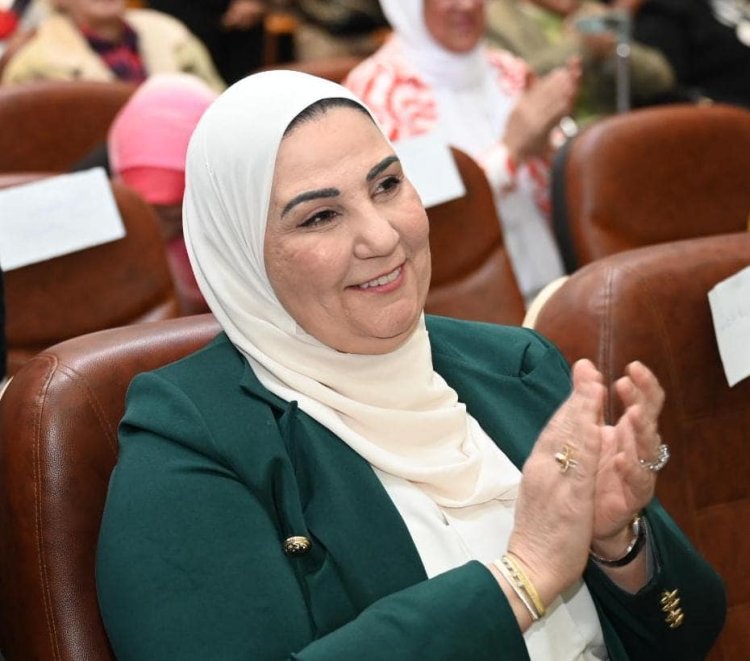 وزيرة التضامن: برنامج وعى للتنمية المجتمعية يعمل على 12 قضية