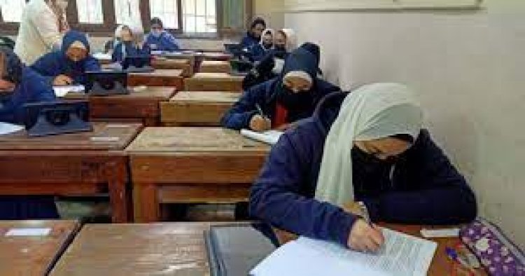 سقوط المتهمين بالترويج لبيع أجهزة تُستخدم للغش في إمتحانات المرحلة الثانوية