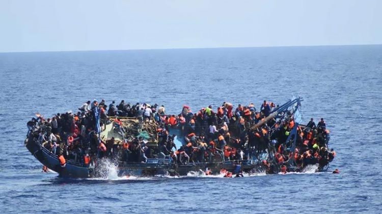 مصرع 5 مهاجرين أفارقة بعد غرق قارب هجرة غير شرعية قبالة السواحل التونسية