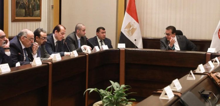 وزير الصحة يتابع جودة الخدمات الصحية المقدمة للمواطنين