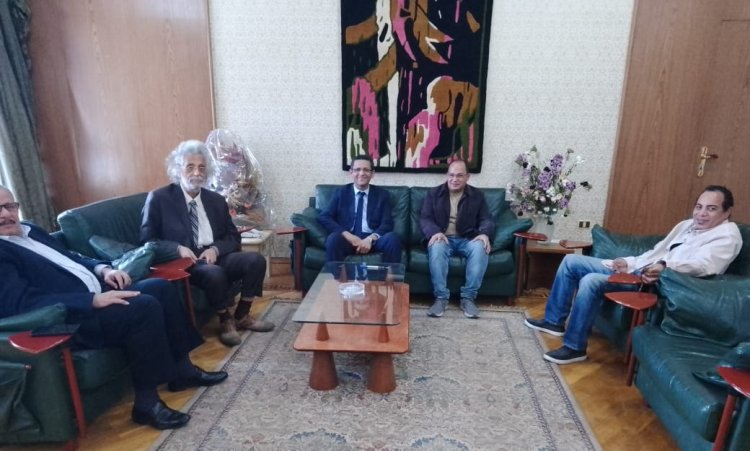 نقيب الأطباء وأمين مساعد النقابة في نقابة الصحفيين