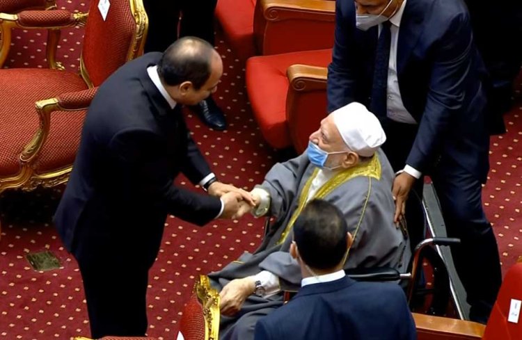 بعد تعرضه لوعكة صحية.. السيسي يأمر بنقل الدكتور أحمد عمر هاشم من مالطا إلى مصر