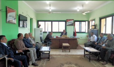 رئيس مدينة سمسطا يُشرف على خطة رصف الشوارع ويتابع الموقف الخدمي بالقرى