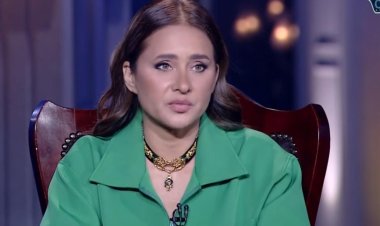 نيللي كريم: البوسة مع هاني سلامة مش غلطة ومش ضد المشاهد الحميمية (فيديو)