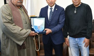 وزير الرياضة يكرم أسرة الشهيد سليمان علي سليمان