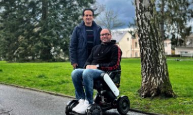 نجل المطرب محمد ثروت: «إنك تبقى بكامل صحتك نعمة».. ووالده يعلق: «هتقوم بألف سلامة»