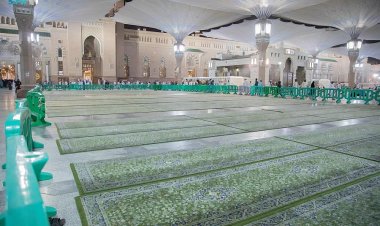 لتهيئته للساجدين.. مراقبة ذكية وعناية خاصة بسجاد المسجد النبوي