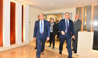 وزير الطيران المدني يباشر سير العمل من مقر الوزارة بالعاصمة الإدارية الجديدة