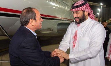 الرئيس السيسي يصل إلى جدة.. والأمير محمد بن سلمان في مقدمة مستقبليه
