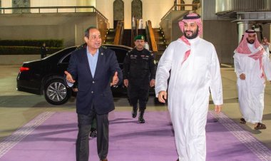 الرئيس السيسي يغادر جدة وبن سلمان في مقدمة مودعيه