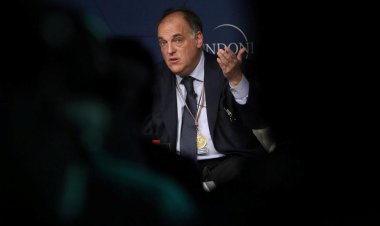 برشلونة يطالب رئيس رابطة الليجا بالاستقالة من منصبه