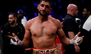 إيقاف الملاكم البريطاني أمير خان لمدة عامين