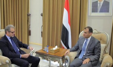 وزير الخارجية اليمني يبحث مع السفير الفرنسي جهود تحقيق السلام