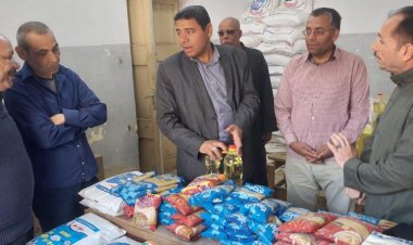 الوحدة المحلية لمركز ومدينة المنيا تتابع معارض «أهلاً رمضان» للتأكد من  توافر السلع الأساسية