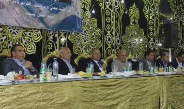 وزير النقل يزور ميناء السخنة ويتناول وجبة الإفطار مع العاملين بمشروع استكمال تطوير الميناء