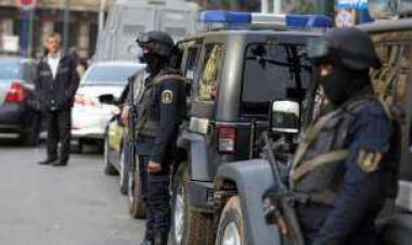 الداخلية تكشف تفاصيل اعتداء صاحب محل مأكولات على زبائنه بالمحلة