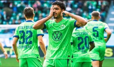 مرموش يشارك في خسارة فولفسبورج أمام مونشنجلادباخ