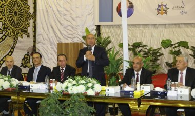 وزير النقل يزور الورش المركزية لشركة شرق الدلتا.. ويتناول وجبة الإفطار مع العاملين