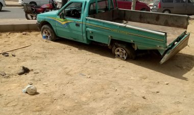 مصرع وإصابة 18 شخصا إثر انقلاب سيارة محملة بالعمال بالقاهرة الجديدة.. صور