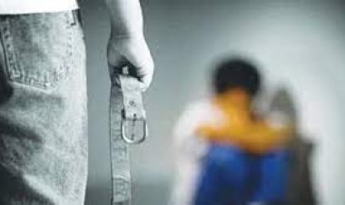 ضبط صاحب محل وعامل لضربهما طفل وتصويره في منطقة الشروق