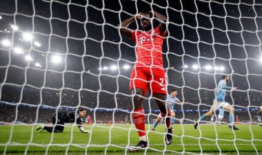 بايرن يدعم أوباميكانو بعد تعرضه لـ«إهانات عنصرية»