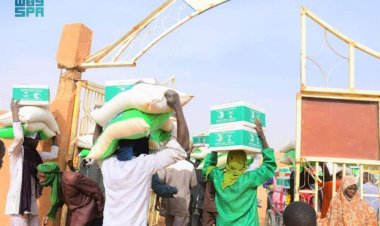 مركز الملك سلمان للإغاثة يوزِّع أكثرَ من 29 طنًّا من السلال الغذائية في النيجر