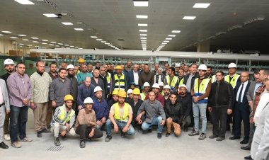 وزير قطاع الأعمال العام يتفقد المشروع القومي لتطوير صناعة الحليج بشركة غزل المحلة
