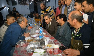 محافظ الغربية يشارك عمال غزل المحلة السحور الرمضاني