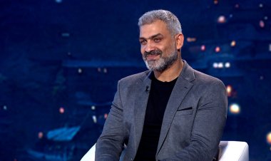 هاني عادل ضيف منى عبد الوهاب في «أنا والقناع»