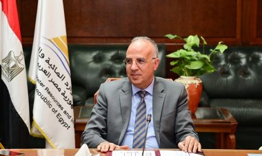 وزير الري يعقد اجتماعا لمتابعة أعمال تطهير الترع