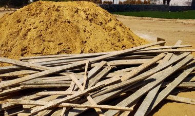 إزالة 11 حالة تعدى بالبناء  المخالف بمركزي العدوة وبنى مزار