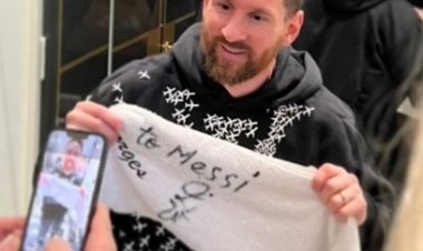 جورج وسوف يهدي ليونيل ميسي «منشفة» من توقيعه