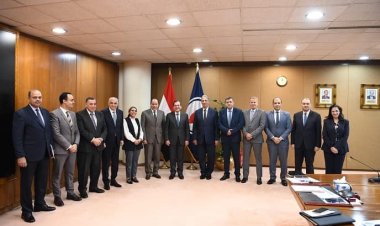 وزير البترول يرأس الاجتماع الدوري لمتابعة تنفيذ إجراءات مواجهة  الأزمة العالمية الحالية