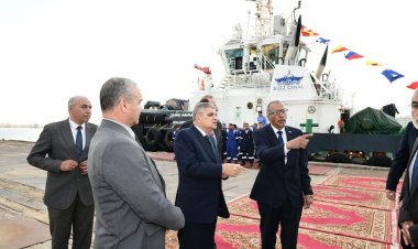 ‏الفريق أسامة ربيع يتابع أعمال بناء القاطرات الجديدة بالترسانة