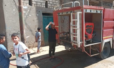 دون وقوع إصابات.. السيطرة على حريق داخل منزل في قنا (صور)