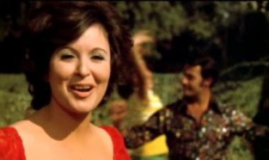 «الدنيا ربيع والجو بديع».. أغنية ارتبطت بأذهان وعاطفة المصريين على مر السنين.. فما قصتها؟