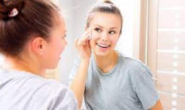 قبل العيد.. 5 أنواع زيت لتنظيف البشرة بعمق من المنزل