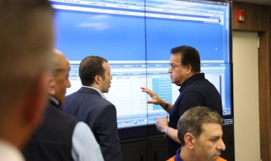 وزير الصحة يتفقد غرفة الطوارئ بهيئة الإسعاف المصرية لمتابعة خطة التأمين الطبي