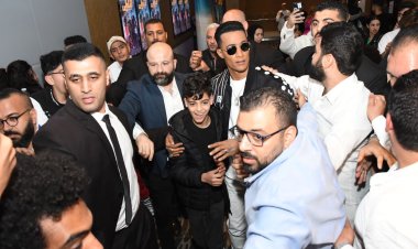 زوجة محمد رمضان وأولاده يدعمونه بالعرض الخاص لفيلمه «هارلي»