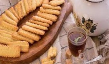 عيد الفطر المبارك... أضرار تناول البسكويت والشاي على معدة فارغة