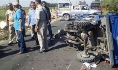 إصابة 4 أشخاص إثر حادث انقلاب تروسيكل في قنا